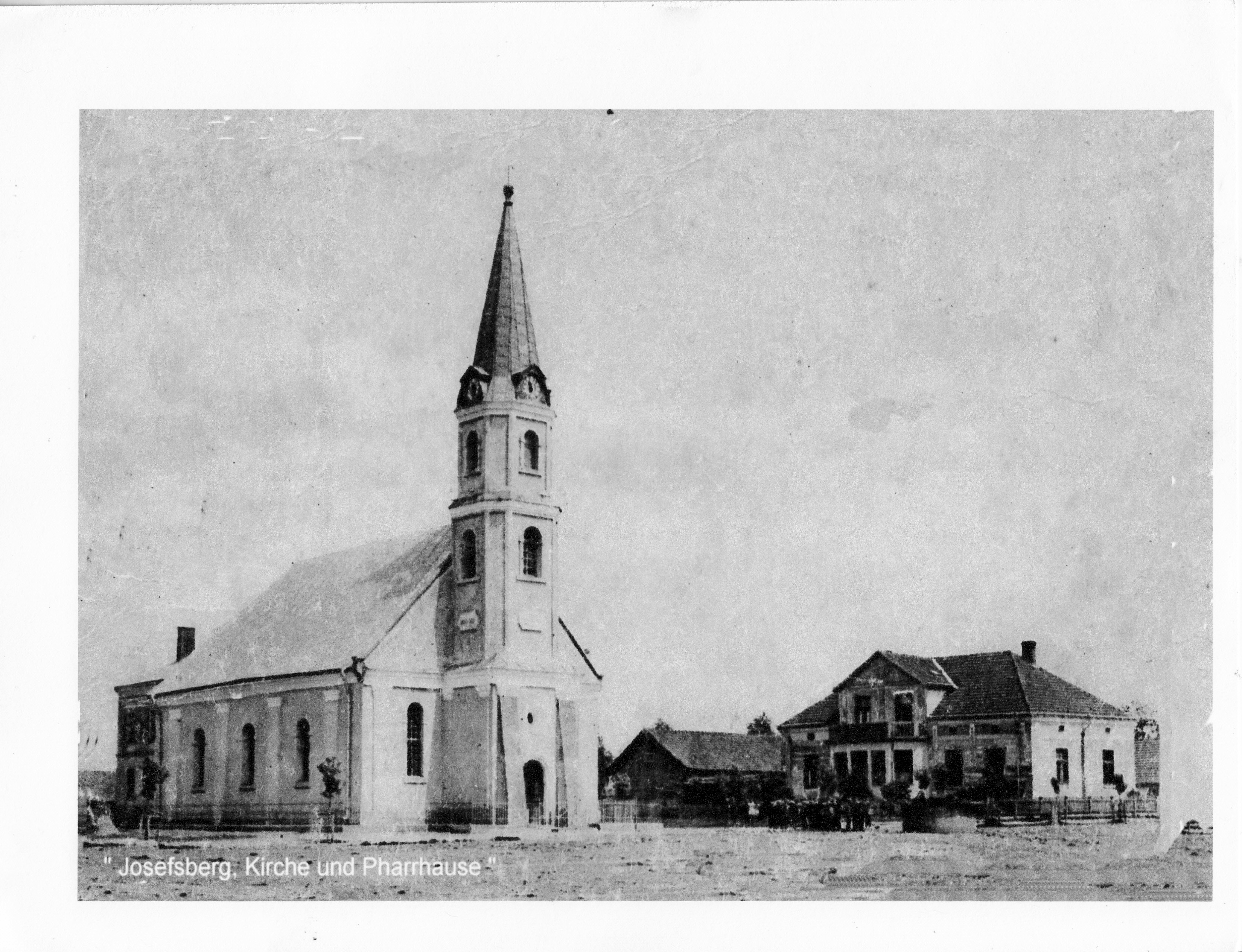 Kirche und Pfarrhaus in Josefsberg